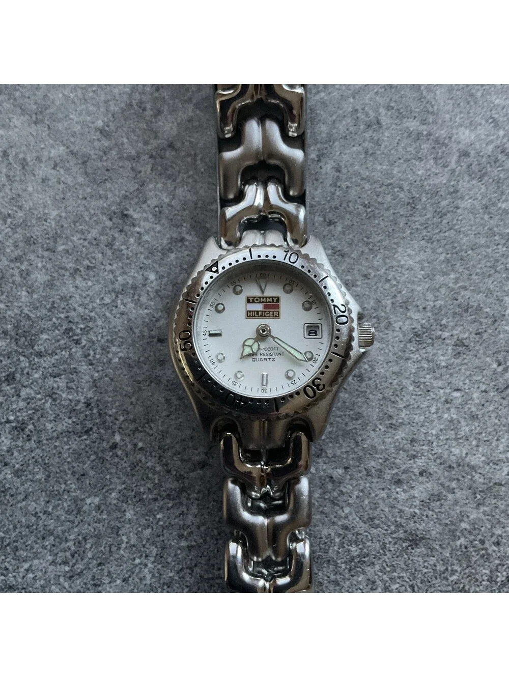 Vntg Tommy Hilfiger Womens Diver Style Watch 26mm Stainless Steel Case/Band A11